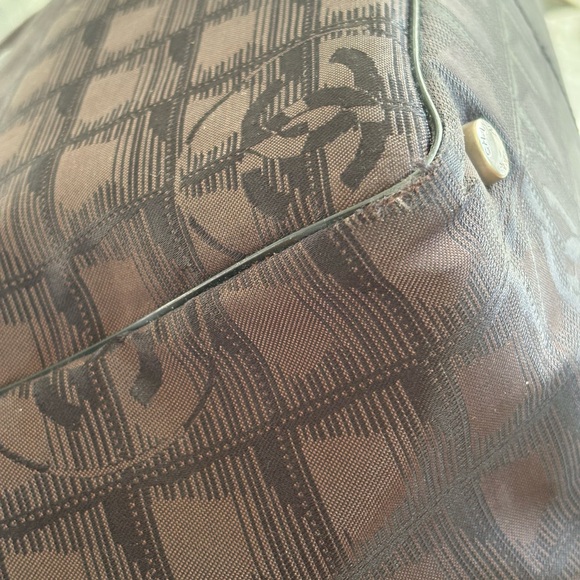 CHANEL Vintage New Travel line Tote bag in Brown - Picture 13 of 16